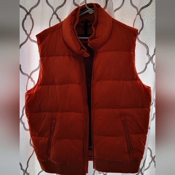 Hilfiger Men's Puffer Vest - Picture 5 of 5